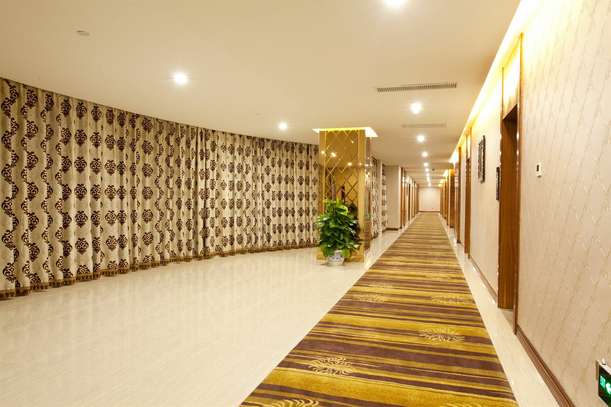 Oubon International Hotel Guangzhou Exterior foto